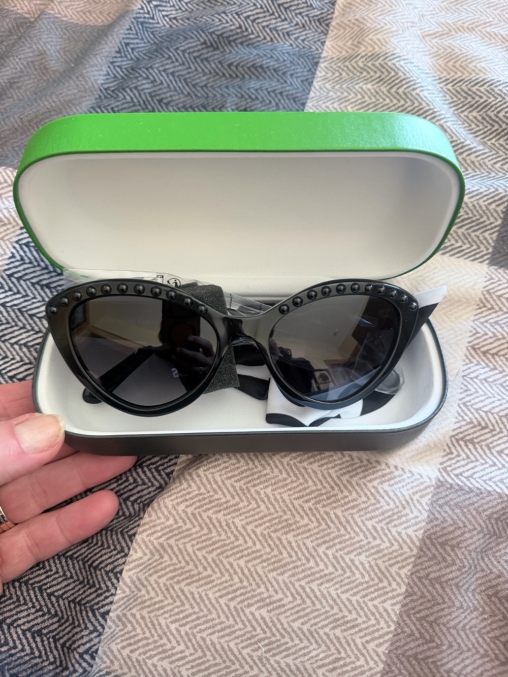 Kate Spade Sunnies JUNI/G/S cat-eye black acetate frames w faux pearl stud